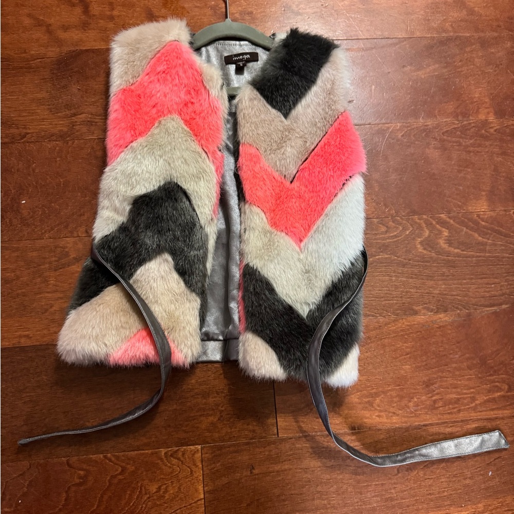 Imoga Chevron Faux Fur Vest - Pink, Gray, Black